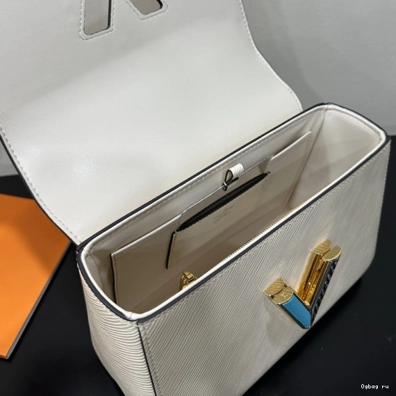 LOUIS TWIST MM VUITTON 0822